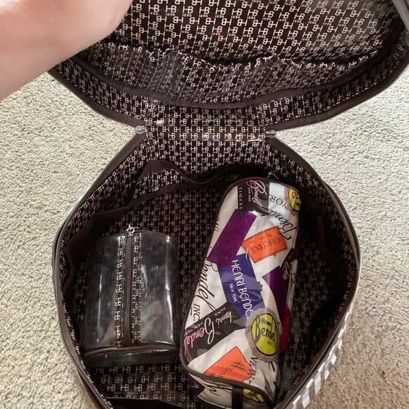 Henri Bendel RARE round XL travel cosmetic case bundle - Picture 2 of 13